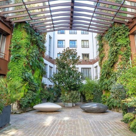 Guestready - Artist Loft With A Vertical Garden Париж Екстериор снимка